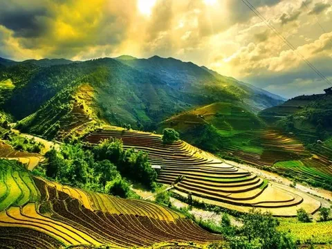 Thực trạng và các giải pháp phát triển nguồn nhân lực du lịch việt nam